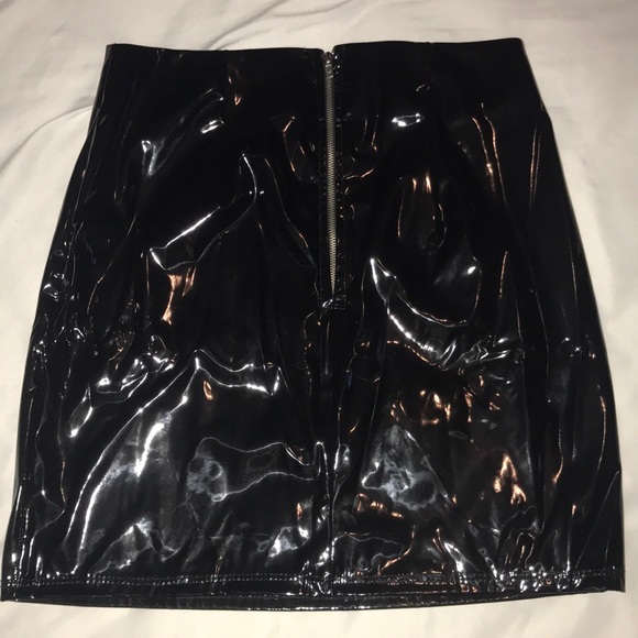 Black skirt - Picture 2 of 2